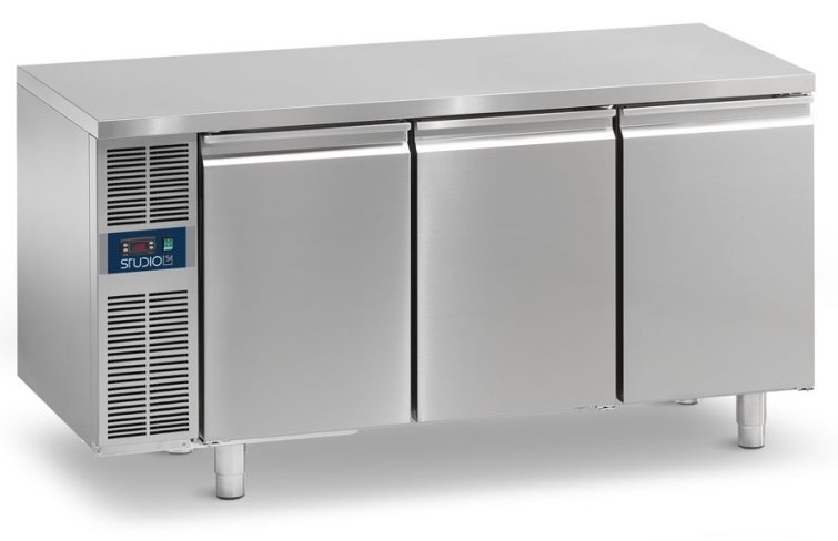 TAVOLO REFRIGERATO 3 PORTE PROFONDITÀ 60 cm